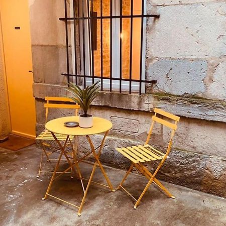 Studio Renove Avec Patio, Coeur Du Centre Ville Besancon Luaran gambar