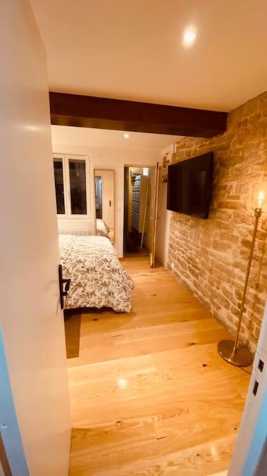 Studio Renove Avec Patio, Coeur Du Centre Ville Besancon Luaran gambar