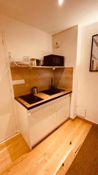 Studio Renove Avec Patio, Coeur Du Centre Ville Besancon Luaran gambar