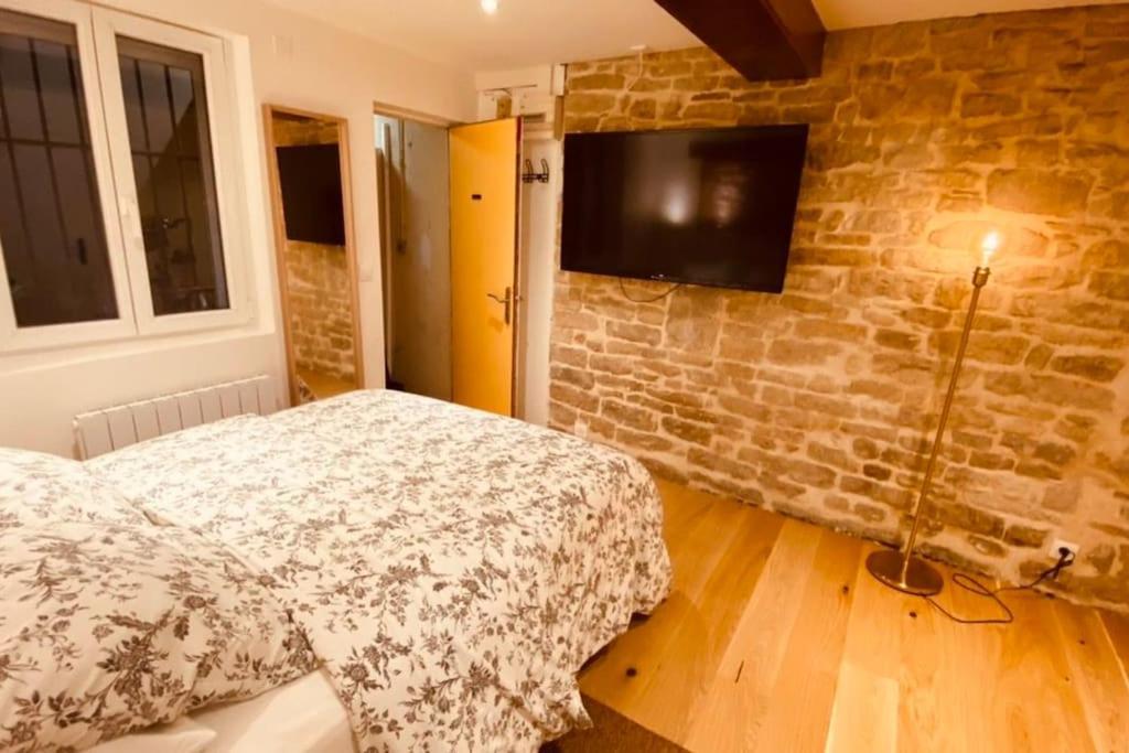 Studio Renove Avec Patio, Coeur Du Centre Ville Besancon Luaran gambar