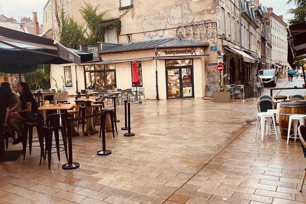 Studio Renove Avec Patio, Coeur Du Centre Ville Besancon Luaran gambar